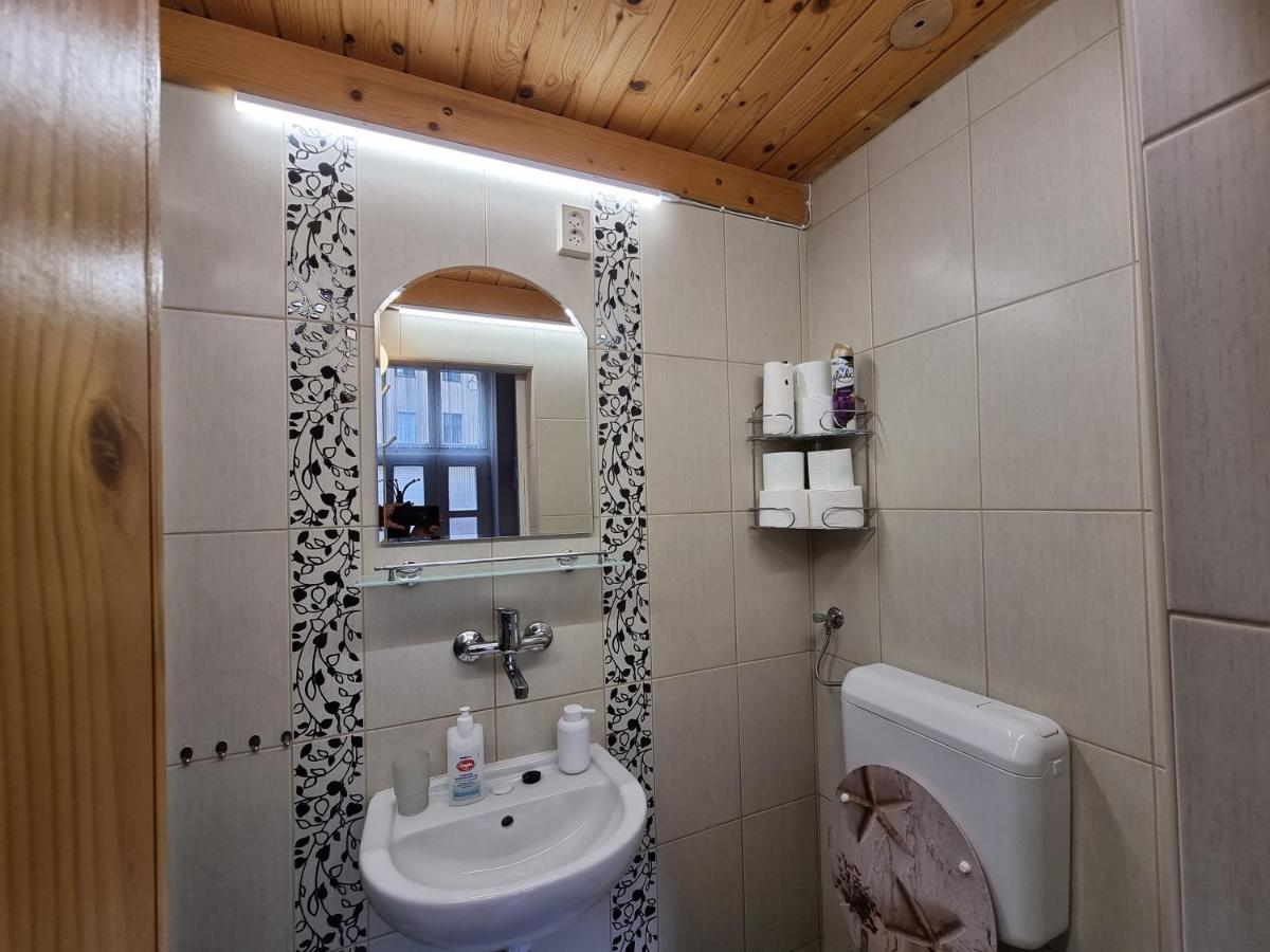 Little Cozy Apartman Miskolc Exterior foto